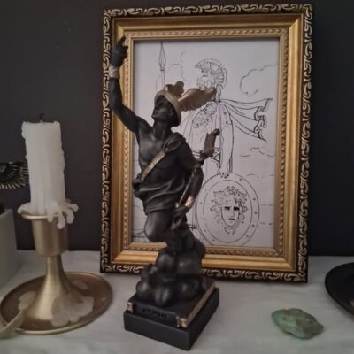 Nomi ed epiteti delle divinità.